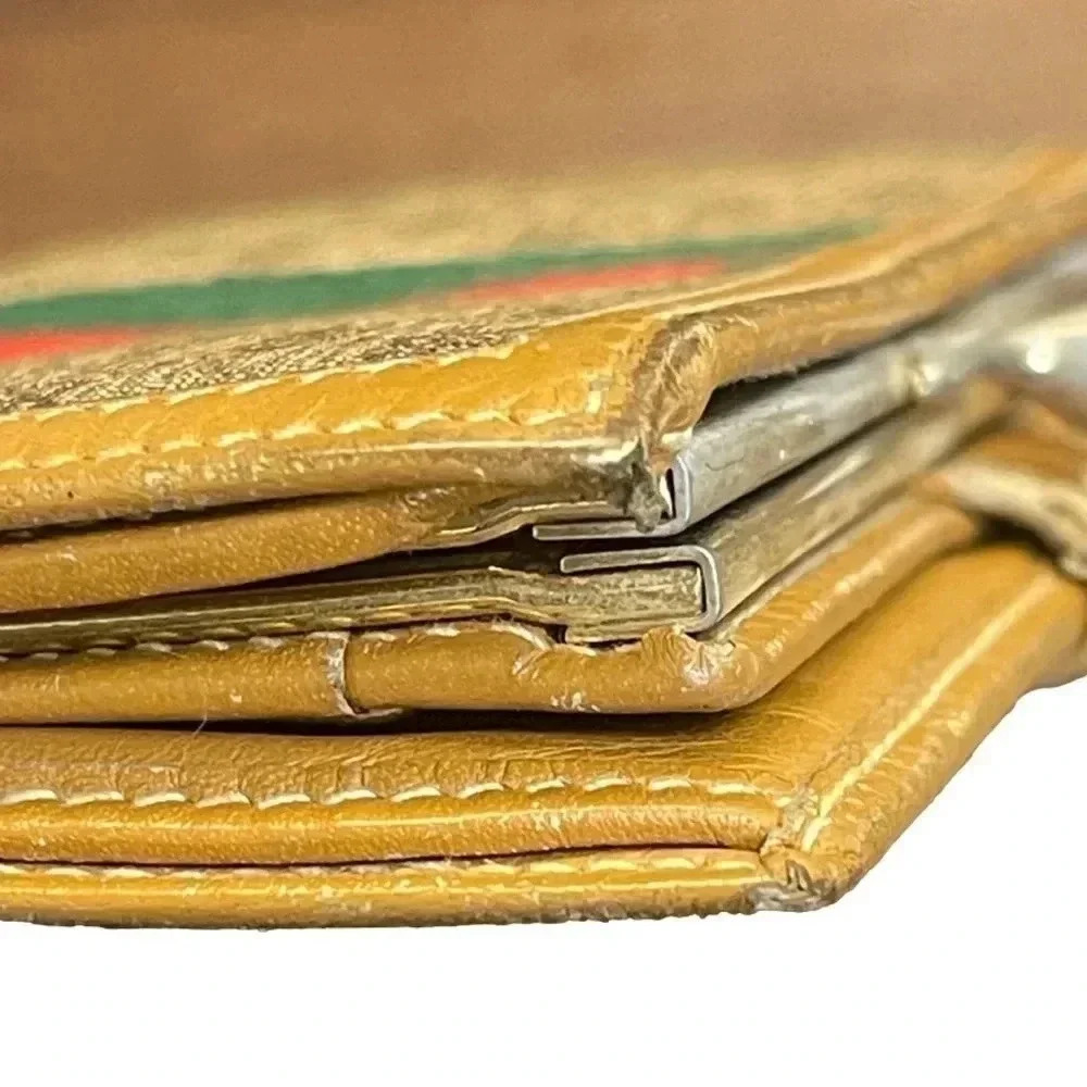 VINTAGE Gucci kisslock wallet - Picture 6 of 7